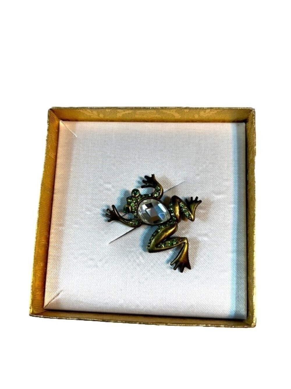 Frog Brooch - Picture 1 of 3